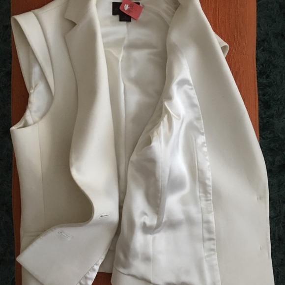 White designer vest - Picture 4 of 7